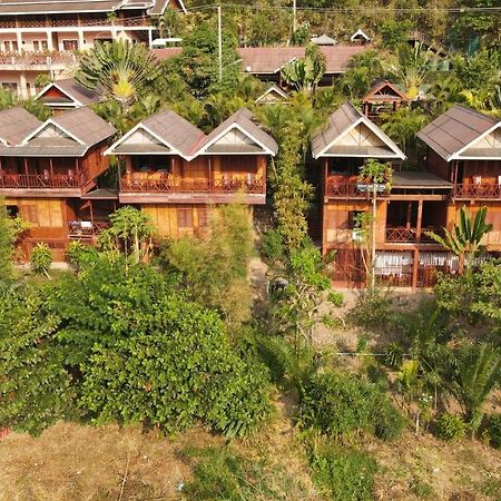 Mekong Riverside Lodge Muang Pakbèng エクステリア 写真
