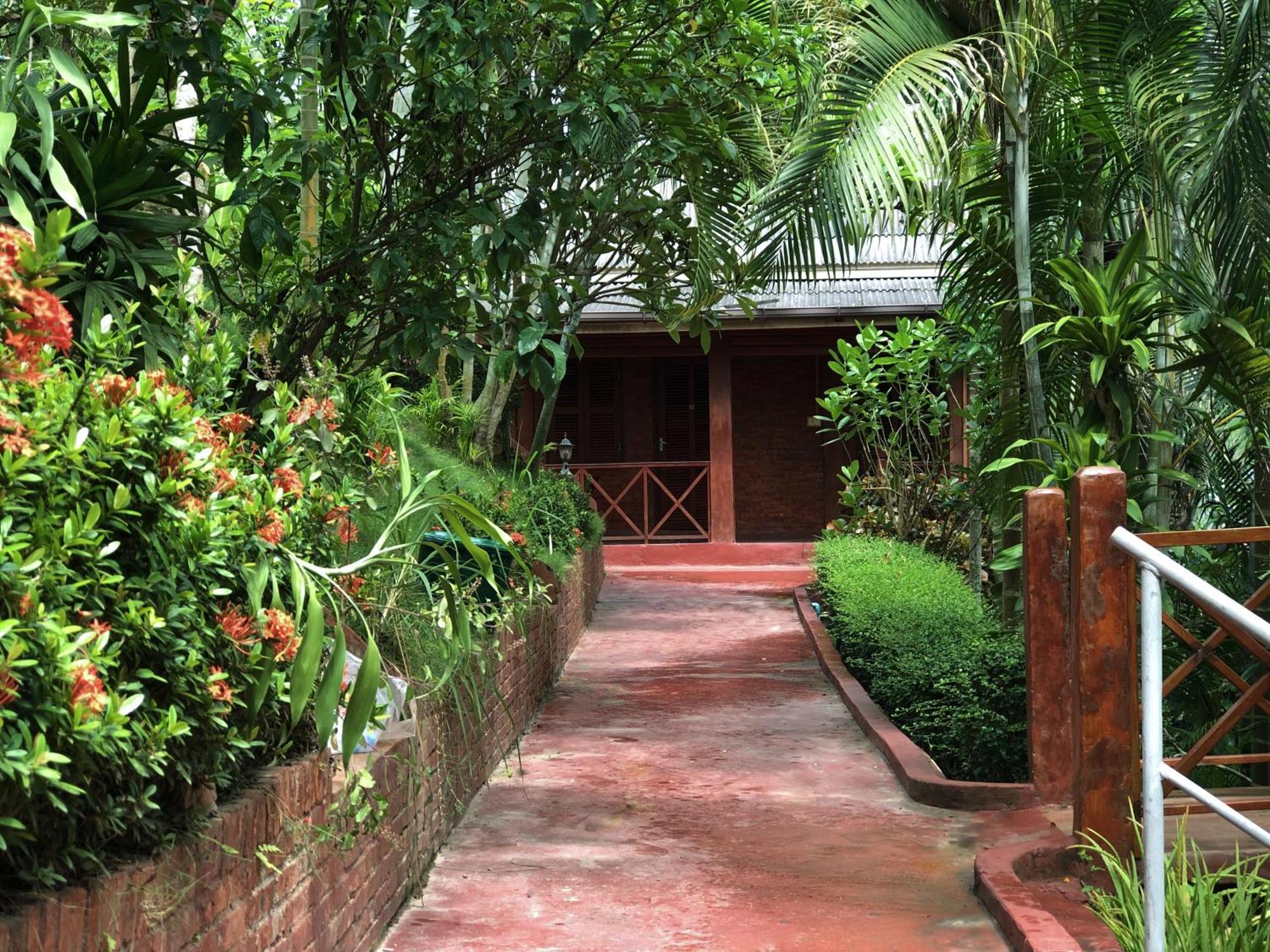 Mekong Riverside Lodge Muang Pakbèng エクステリア 写真