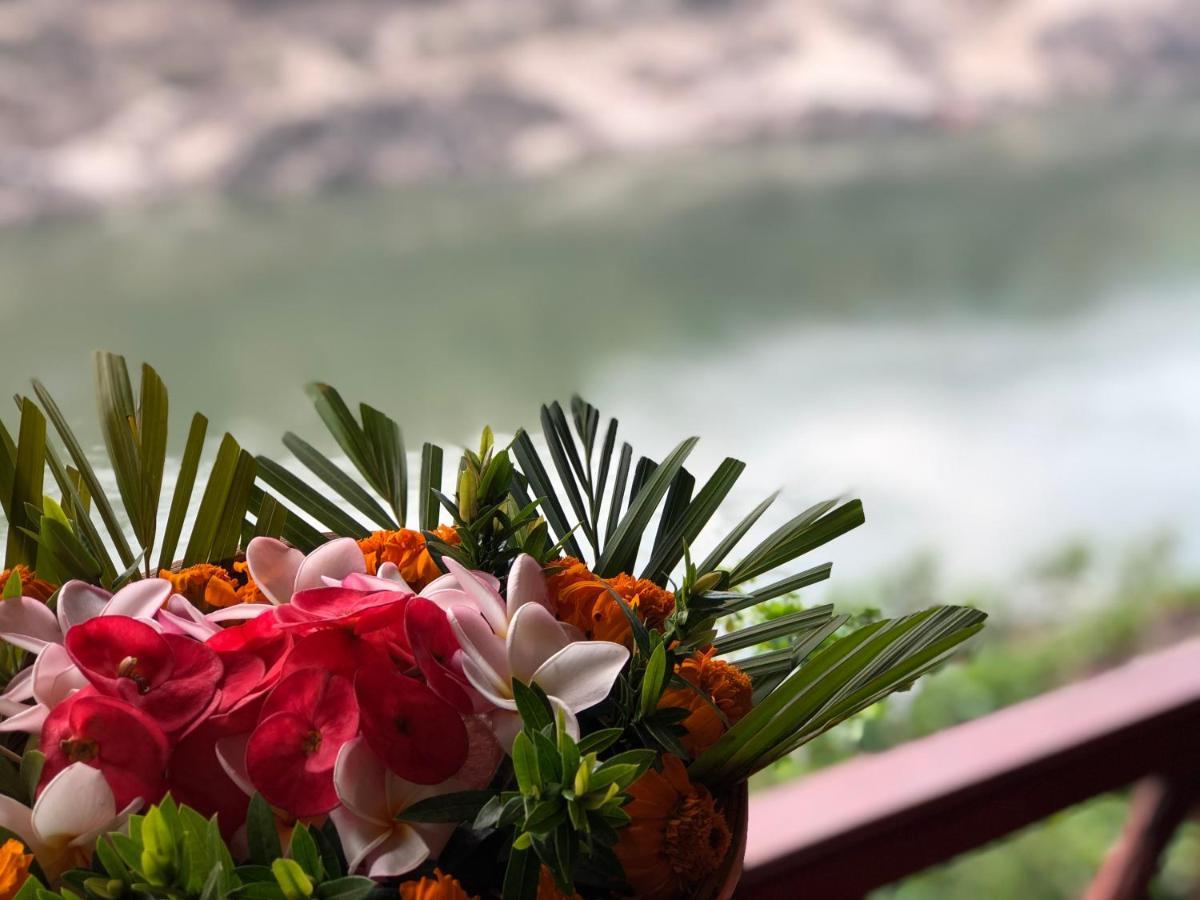Mekong Riverside Lodge Muang Pakbèng エクステリア 写真